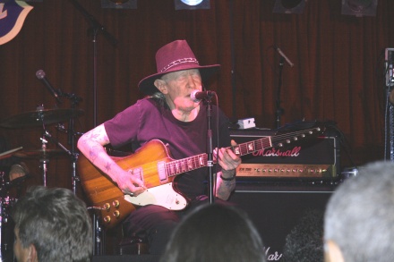 Johnny Winter with Gibson Firebird Johnny Winter with Gibson Firebird